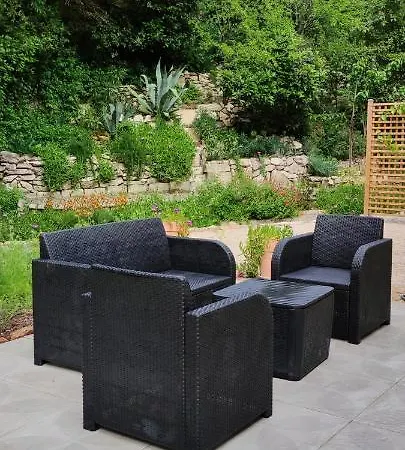 Belle Dependance De 30m2 Avec Terrasse Et Jardin Appartamento