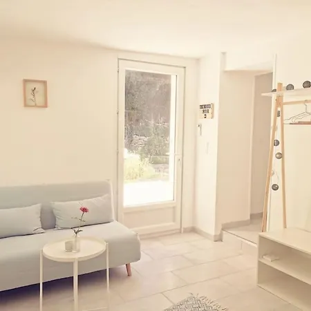 Belle Dependance De 30m2 Avec Terrasse Et Jardin Villeneuve-les-Avignon